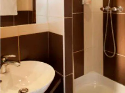 Hotel Basss Paris 3*,